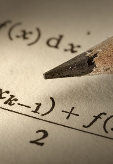 Mathematische Formel und Bleistift